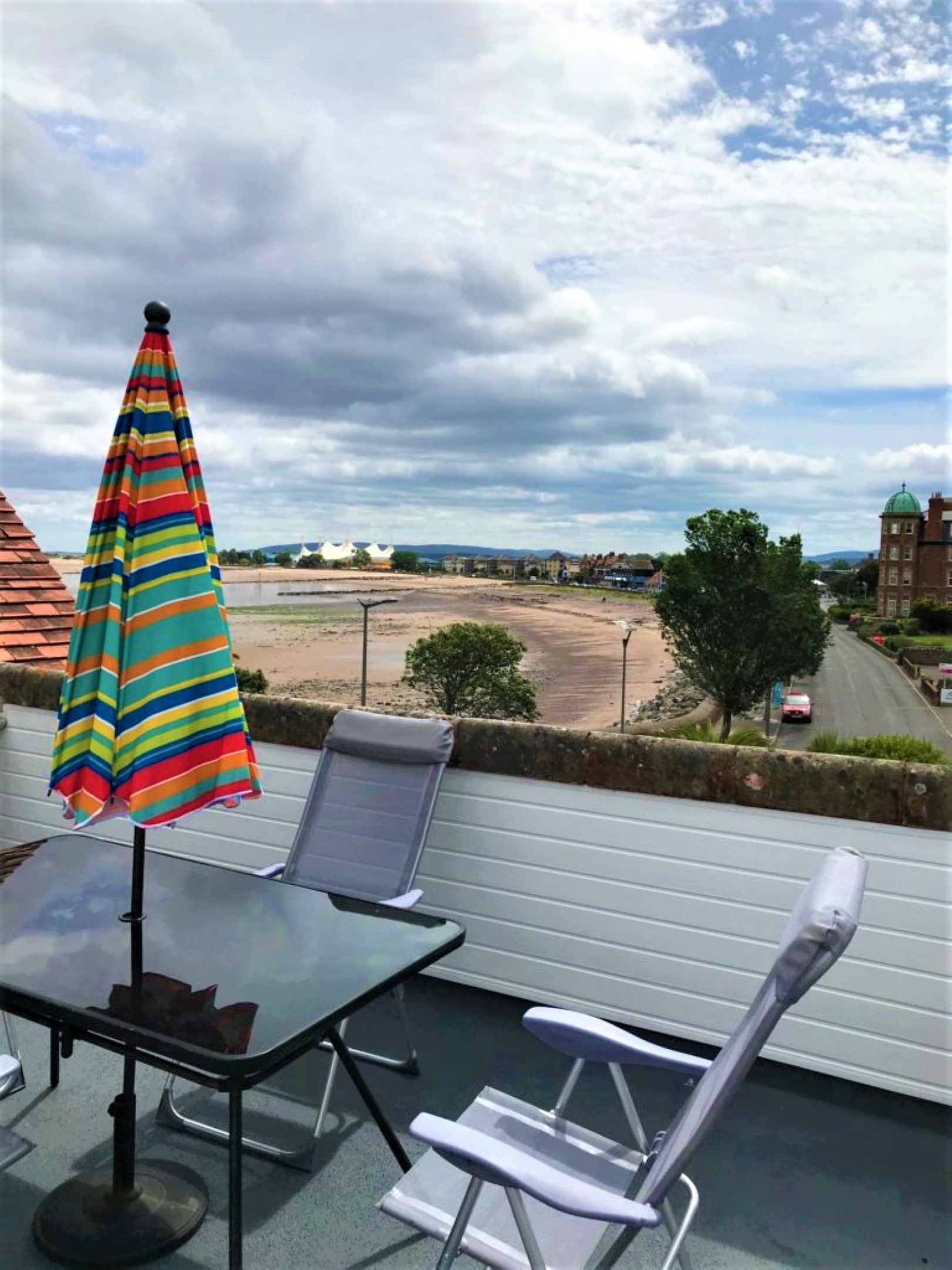 Penthouse self catering private roof terrace overlooking the beach